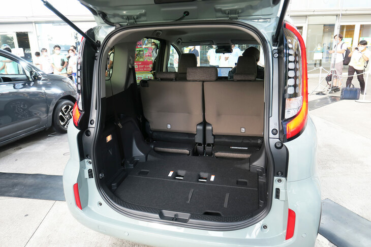 トヨタ・シエンタ ハイブリッドZ 7人乗り（ラゲッジスペース、5人乗車時）