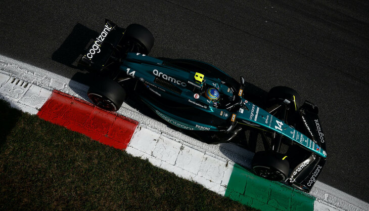 アストンマーティンのフェルナンド・アロンソ（写真）は9位でフィニッシュ。今季すべての予選でQ3に進出しているアロンソは、イタリアGPでは10位と今シーズンワーストを記録。レースでも目立つことはなかったものの、意外にもアロンソにとってはイタリアGP過去10年で2度目の入賞となった。チームメイトのランス・ストロールは予選20位、レースでは16位完走。アストンマーティンは、コンストラクターズランキングでフェラーリに3位の座を奪われ、11点差の4位に後退した。（Photo=Aston Martin）