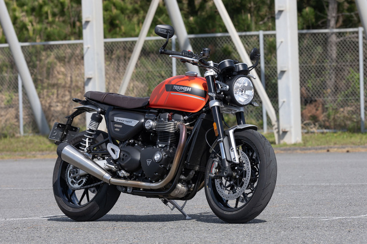 トライアンフ・スピードツイン1200