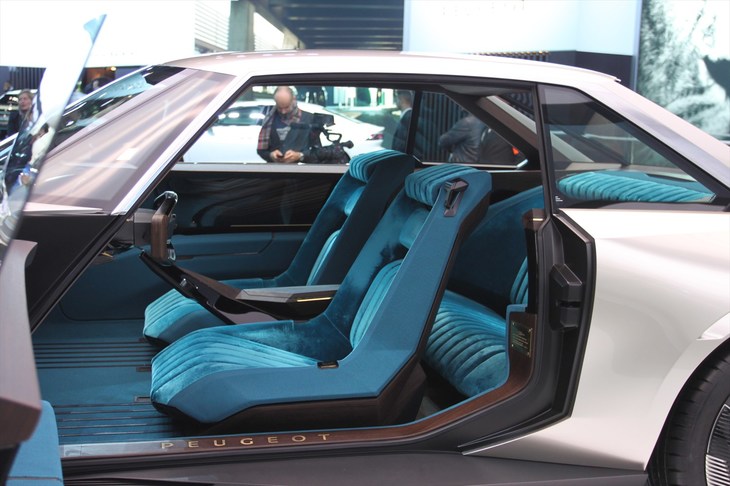 プジョーeレジェンドコンセプト