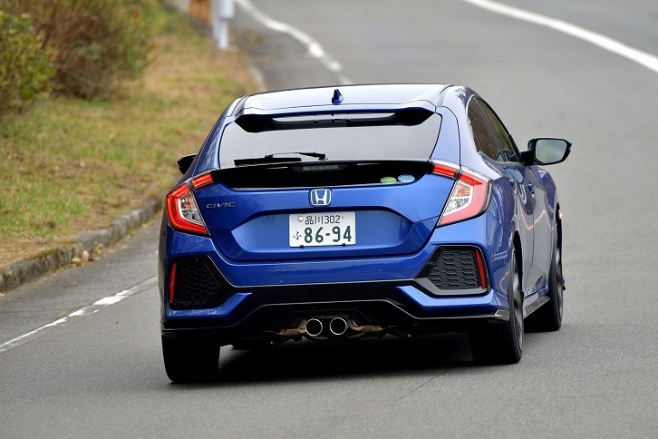 試乗車のボディーカラーは「ブリリアントスポーティブルー・メタリック」。