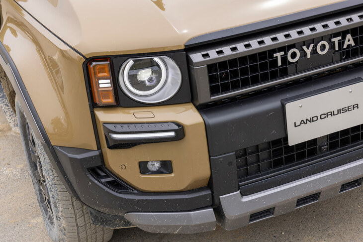 「ZX“ファーストエディション”」に装備される丸目の「Bi-Beam LEDヘッドランプ」は、カタログモデルにも販売店オプションとして用意される（2024年7月発売予定）。なお「ZX」に装着するとアダプティブハイビーム機能がなくなってしまうので要注意。