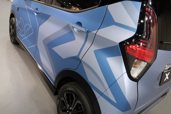 三菱K-EVコンセプトXスタイル（「X」ロゴ）