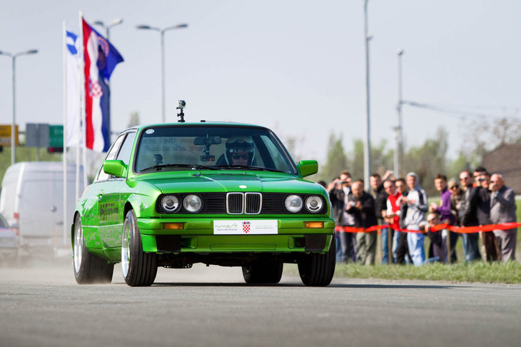 マテ・リマックが製作した「BMW EM3」。E30型「BMW 3シリーズ」をEV化したもので、その高い性能からリマックの名を広く知らしめた。