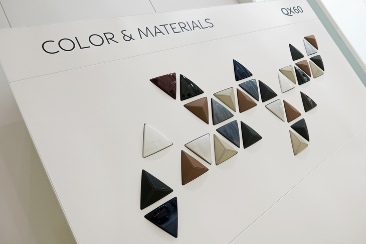 インフィニティQX60（日産 グローバル本社ギャラリーでの展示の様子）