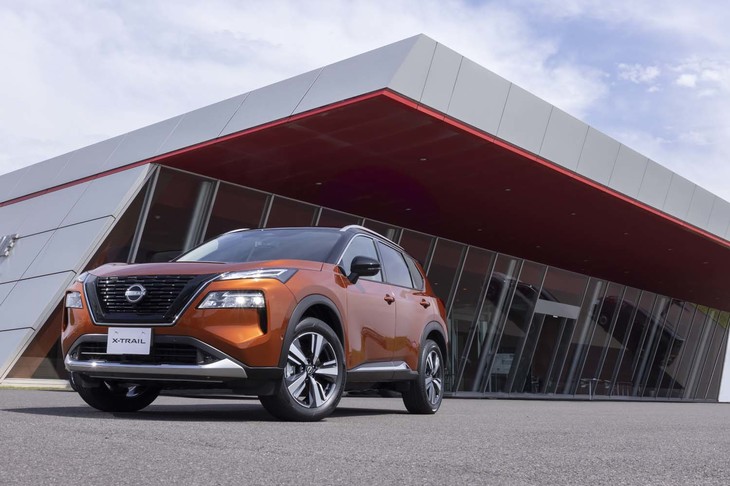 2022年7月25日に発売された新型「日産エクストレイル」。2000年発売の初代から数えて4代目にあたる。