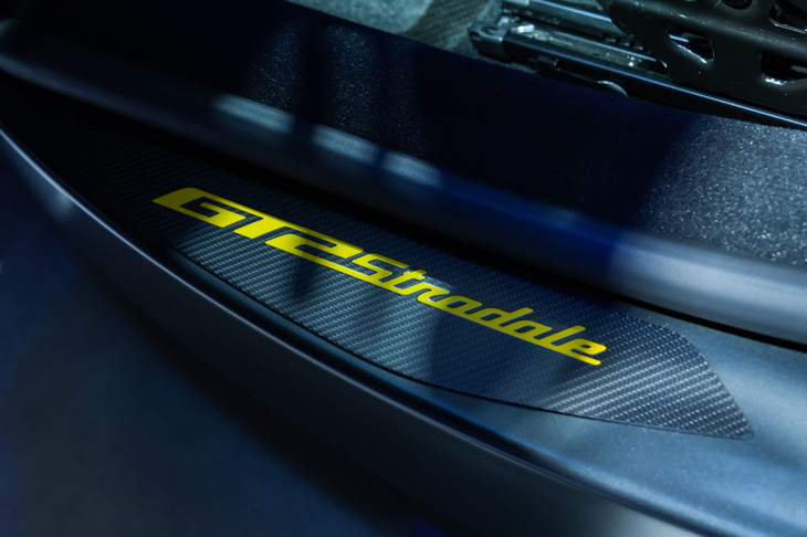 マセラティGT2ストラダーレ（サイドシル）