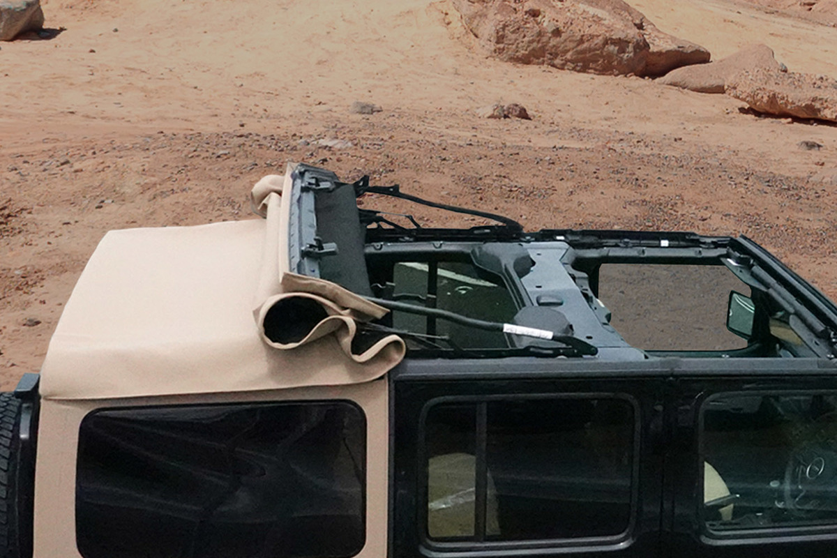 ジープ ラングラー にソフトトップ採用の限定モデル ブラック タン が登場 ニュース Webcg