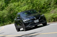 基本車台はルノー・日産・三菱の小型車用プラットフォーム「CMF-B」。韓国で生産されて日本にやってくる。