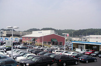 ヤナセ、大型中古車展示場「ヤナセ ブランドスクエア横浜」開設