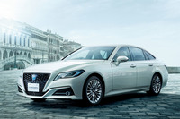 クラウンS“エレガンススタイルII”（2.5リッターハイブリッド車）