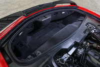 トランクルームは前後合わせ356.8リッター。ミドシップのスポーツカーとしては十分な容量だが……FR時代の無駄なまでの広大さが懐かしい。