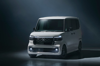 2025年12月に発売された「N-BOXカスタム」の特別仕様車「ブラックスタイル」。魅力的な装備や仕様を盛り込んだ特別仕様車の投入も、N-BOXシリーズの人気を支えている。