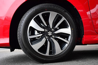 試乗車のタイヤサイズは185/55R16。「ブリヂストン・エコピアEP150」が装着されていた。