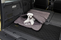 防水性や通気性、保温性に優れたパッカブルベッド。ファスナーを開けて広げると、大きなマットとして使用することもできる。