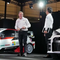 チームの代表を務めるトミ・マキネン氏（写真左）も登壇。今シーズンへの抱負を語った。