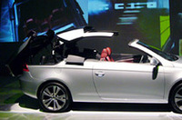 VWのクーペカブリオレ「Eos（イオス）」、2リッターターボ438.0万円からの画像