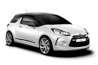 「DS 3 New Light Signature（ニューライトシグネチャー）」
    