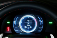 可動式メーターリングを採り入れた“Fスポーツ”専用メーター。スーパースポーツ「LFA」の意匠を受け継ぐ特別な装備である。