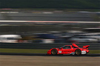 お膝元たるツインリンクもてぎを快走する、No.1 ARTA NSX(ラルフ・ファーマン/伊沢 拓也組）。