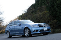 ブルーエフィシェンシーモデルは、エンジン以外の部分では、空力性能を高めるラジエターブラインドの採用、オルタネーターとパワーステアリングポンプの最適化、ドアミラーの形状変更などの改良が施される。