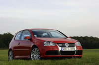 フォルクスワーゲン・ゴルフR32（2ペダル6MT）【海外試乗記】の画像