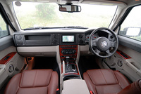 ジープ・コマンダー リミテッド5.7 HEMI (4WD/5AT)【試乗記】の画像