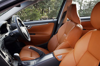 ボルボV70R（4WD/6AT）【試乗記】の画像