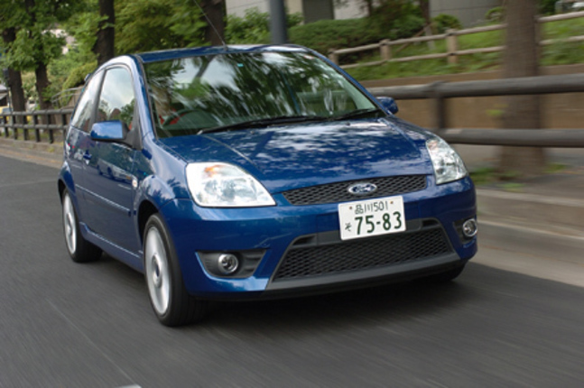 【スペック】全長×全幅×全高＝3920×1680×1445mm／ホイールベース＝2485mm／車重＝1130kg／駆動方式＝FF／2リッター直4DOHC16バルブ（150ps/6000rpm、19.4kgm/4500rpm）／価格＝252万円（テスト車＝同じ）