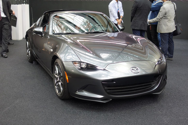 生活デザインのイベントに、マツダが「MX-5 RF」を出展 【ニュース