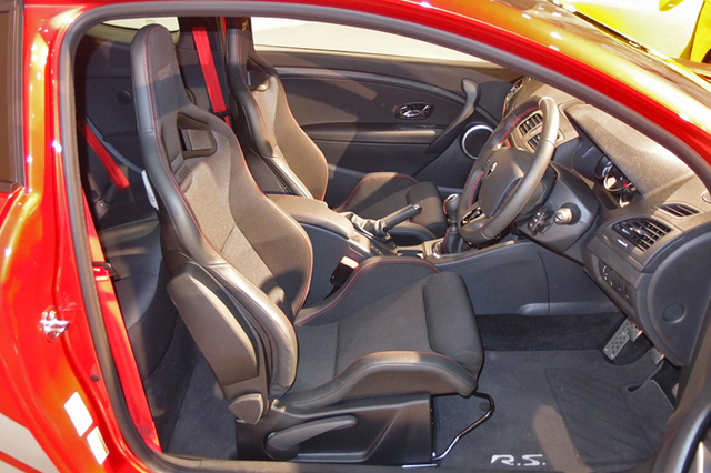 ルノー メガーヌr S 273ファイナルエディション メガーヌr S 273パックスポール 内装 外装など35枚 画像 写真 Webcg