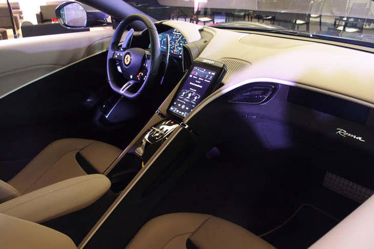 フェラーリ・ローマ（インテリア）