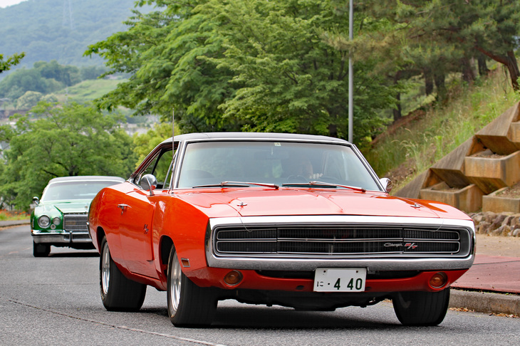 1970年「ダッジ・チャージャーR/T」。ナンバーから察するに440立方インチ（7.2リッター）のV8を積んでいるのだろう。