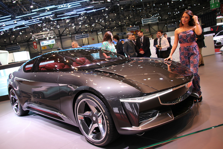 GFGスタイルが中国のスマートエネルギー企業とコラボレートして製作した4ドアのラグジュアリーセダン「シビラ」。