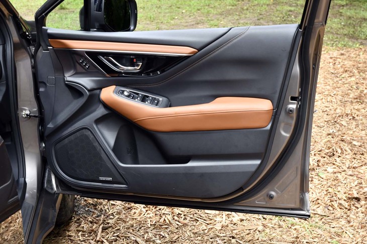 スバル・レガシィ アウトバック リミテッドEX（リアシート）（リアドアインナーパネル）