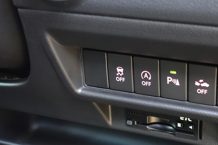 今日では、ブレーキの4輪独立制御は、エンジンの制御と連携する形でトラクションコントロールやスタビリティーコントロールにも用いられている。