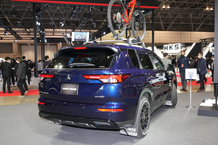 三菱アウトランダー