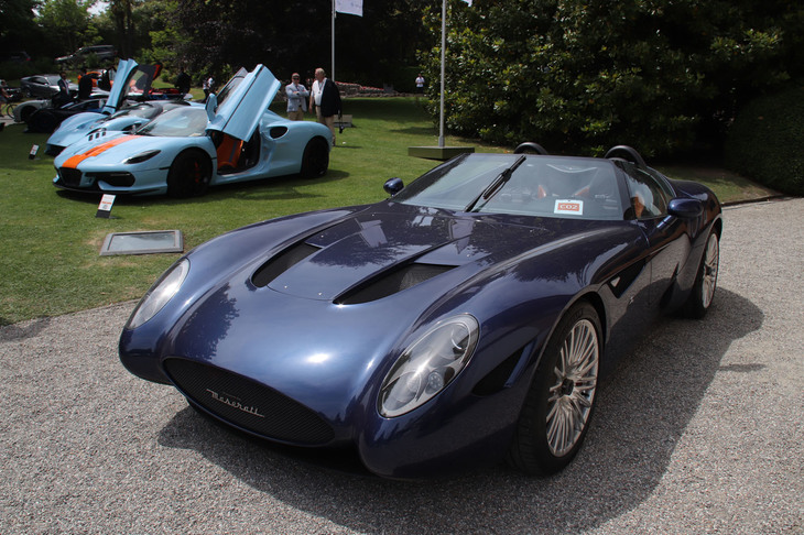 「モストロB.ザガートPowered byマセラティ」（2022年）。2015年に同じヴィラ・デステで公開された流麗なクーペ版を基本にしているが、ルーフを取り去ることで躍動感がさらに増加している。