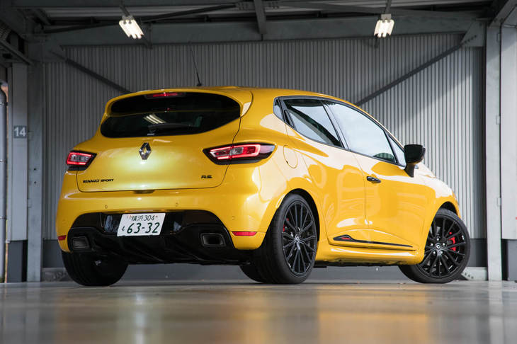 2019年の東京オートサロンで発表された「ルーテシアR.S.トロフィー アクラポヴィッチ」。販売台数100台の限定モデルだ。