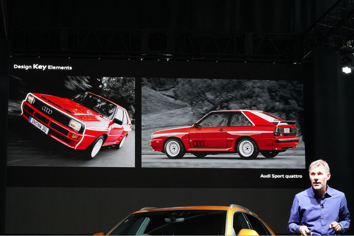発表会で「アウディ・スポーツクワトロ」とのデザインの関連性について語るフランク・ランバーティ氏。