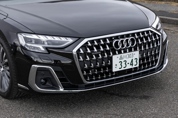 マイナーチェンジで大きく手が加えられたフロントマスク。片側あたり約130万個のマイクロミラーを使った「デジタルマトリクスLEDヘッドライト」の採用もトピックだ。