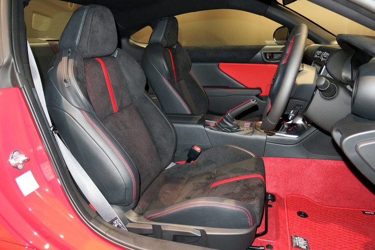 トヨタGR 86（フロントシート）
