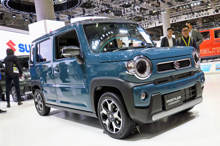 ボンネットの厚みやガラスエリアの形状に注目。「SUVライクな軽ハイトワゴン」というコンセプトはそのままだが、従来型とはデザインがずいぶん異なる。