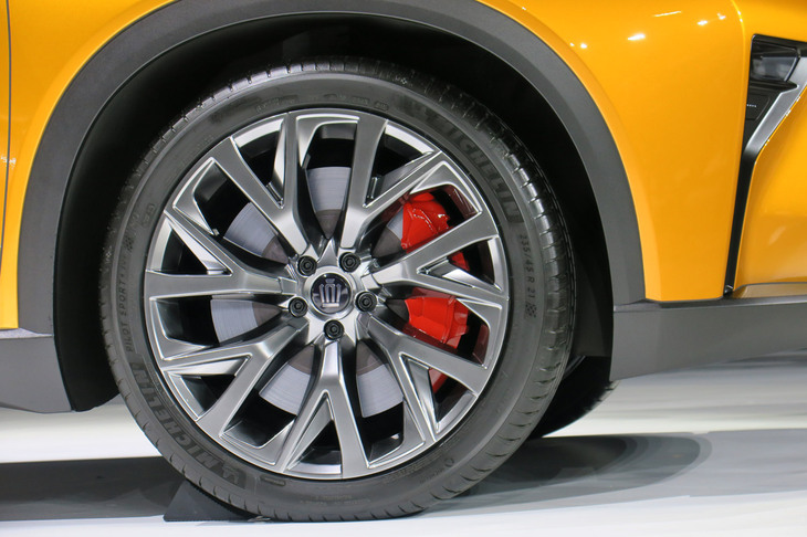 トヨタ・クラウン エステート（タイヤ＆ホイール）