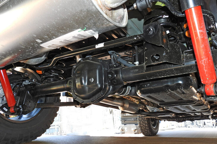 「ジープ・ラングラー アンリミテッド ルビコン」には強化型のリアデファレンシャルが採用されており、けん引能力の向上が図られている。