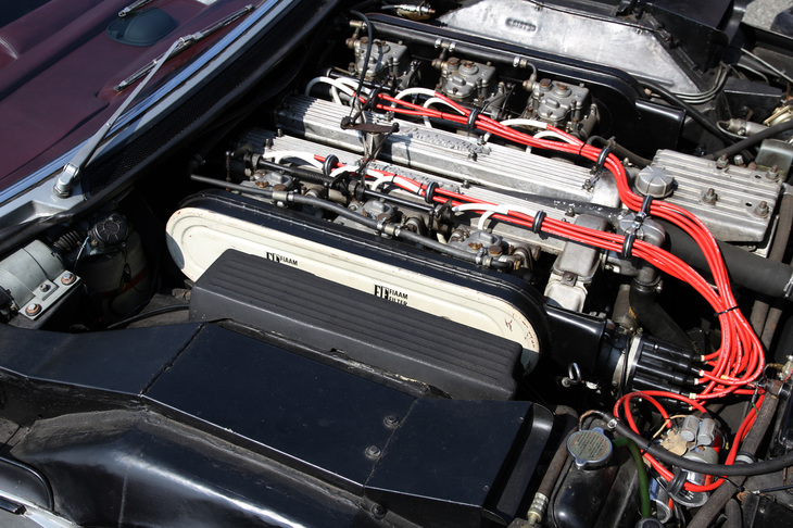 「ランボルギーニ・エスパーダ」のエンジン。「ミウラ」用と基本的に同じ4リッターV12 DOHC。