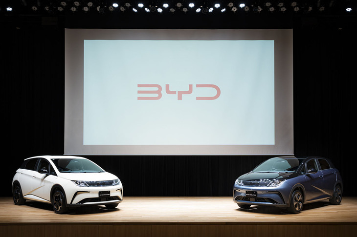 東京・大手町で開催された「BYDドルフィン」の発表イベントの様子。
