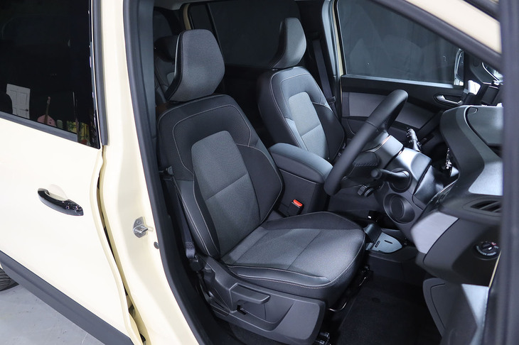 ルノー・グランカングー クルール（フロントシート）