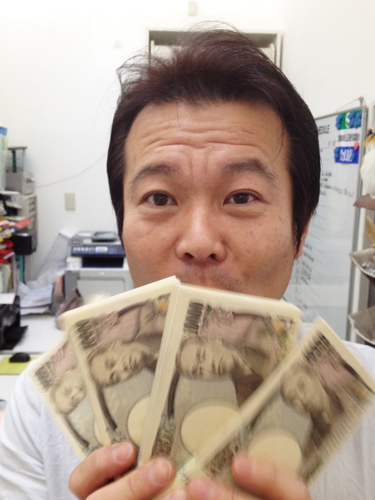 2010年に1500万円で買った「カウンタック アニバーサリー」を半年後に「コーナーストーンズ」でワインレッドの「512TR」に買い替え、下取り差額の400万円が戻ってきた。こうして私はかれこれ13台ものフェラーリをすべてエノテンから購入している。