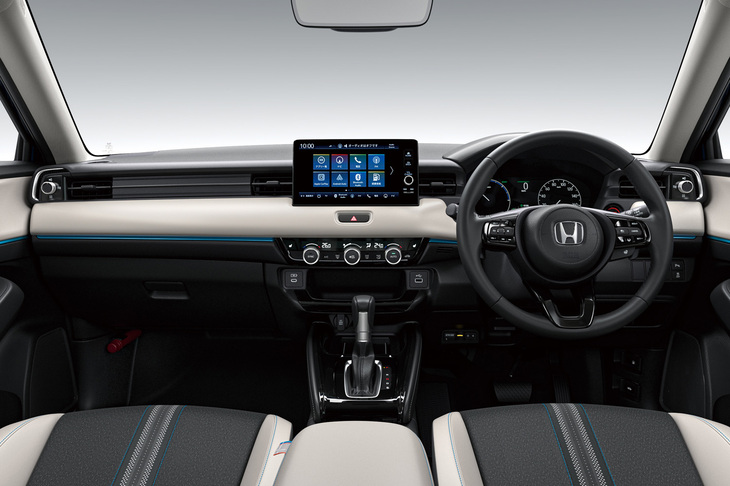 最新型「ヴェゼル」のインストゥルメントパネル。ダッシュボードやルーフ、フロアの各パートに用いた遮音材と防音材の厚み、配置を最適化することで、静粛性が高められている。